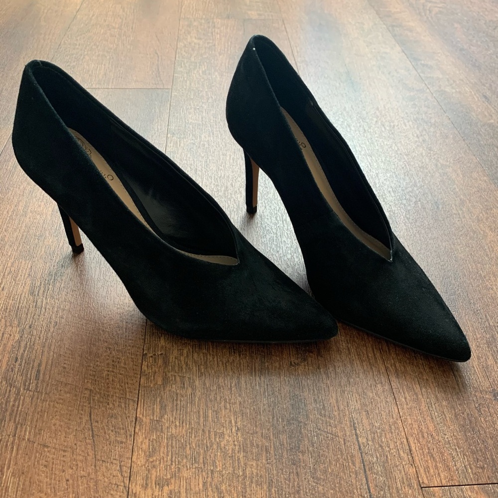 Vince Camuto Black suede pumps - Picture 3 of 6